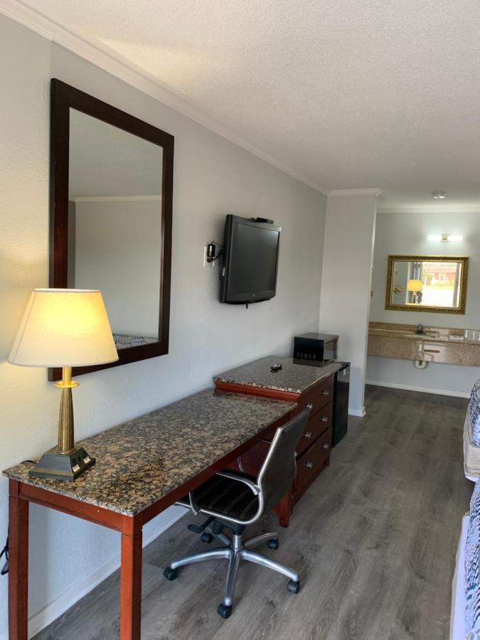 Motel 6 Newport News, Va - Fort Eustis Bagian luar foto